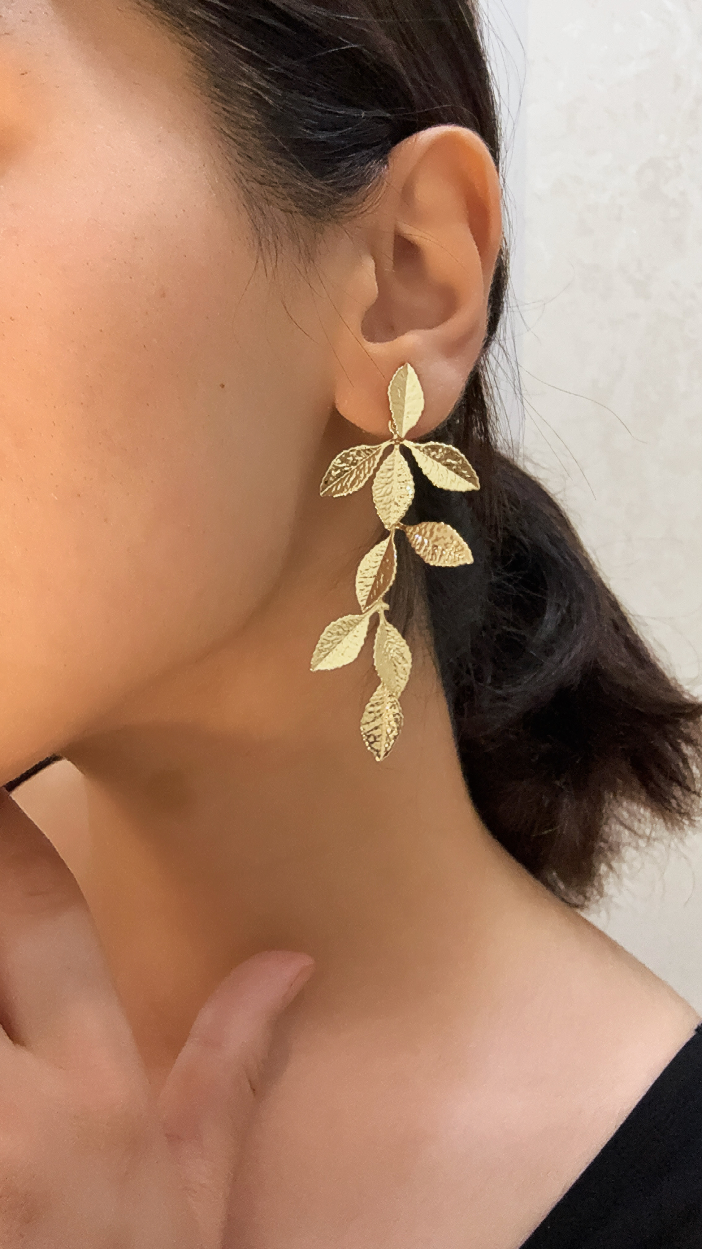 گوشواره آویز برگ طلایی